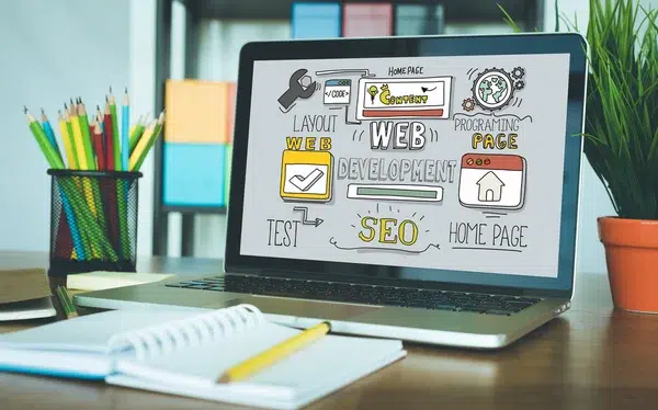 Descubre las principales funciones y responsabilidades de un webmaster en una empresa Descubre las principales funciones y responsabilidades de un webmaster en una empresa
